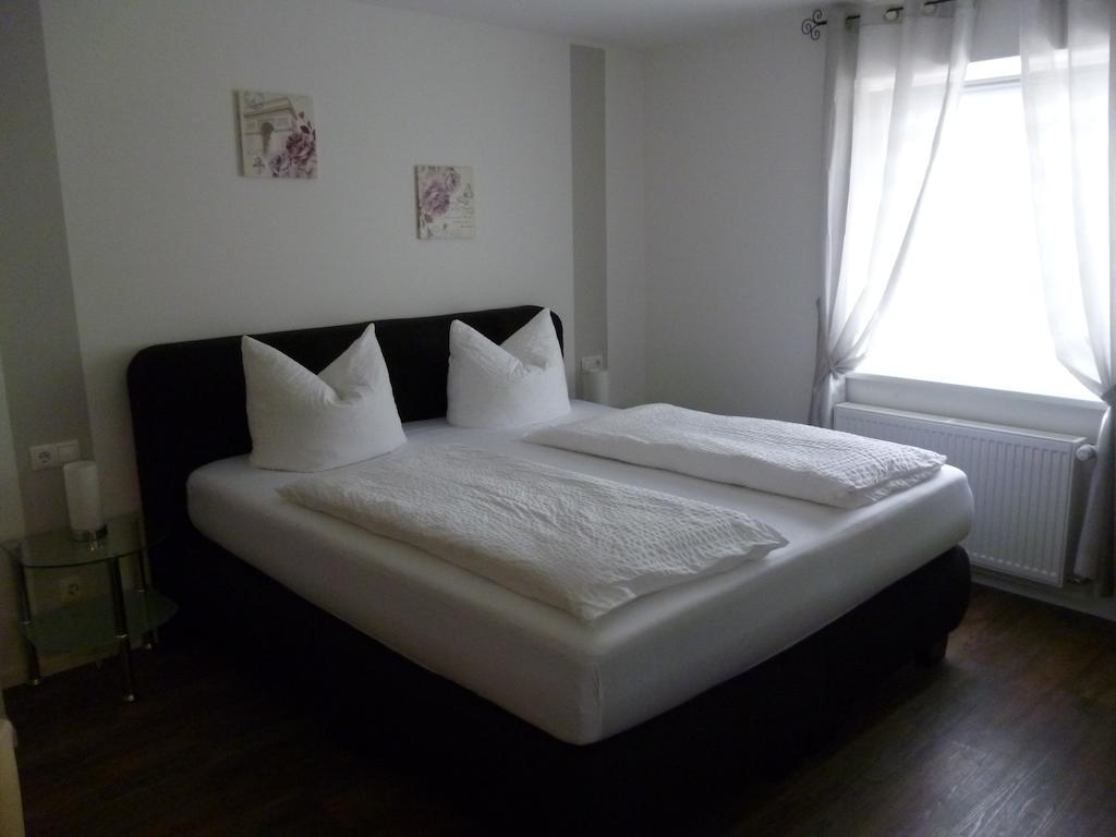 Hotel Garni Reis Treis-Karden Quarto foto